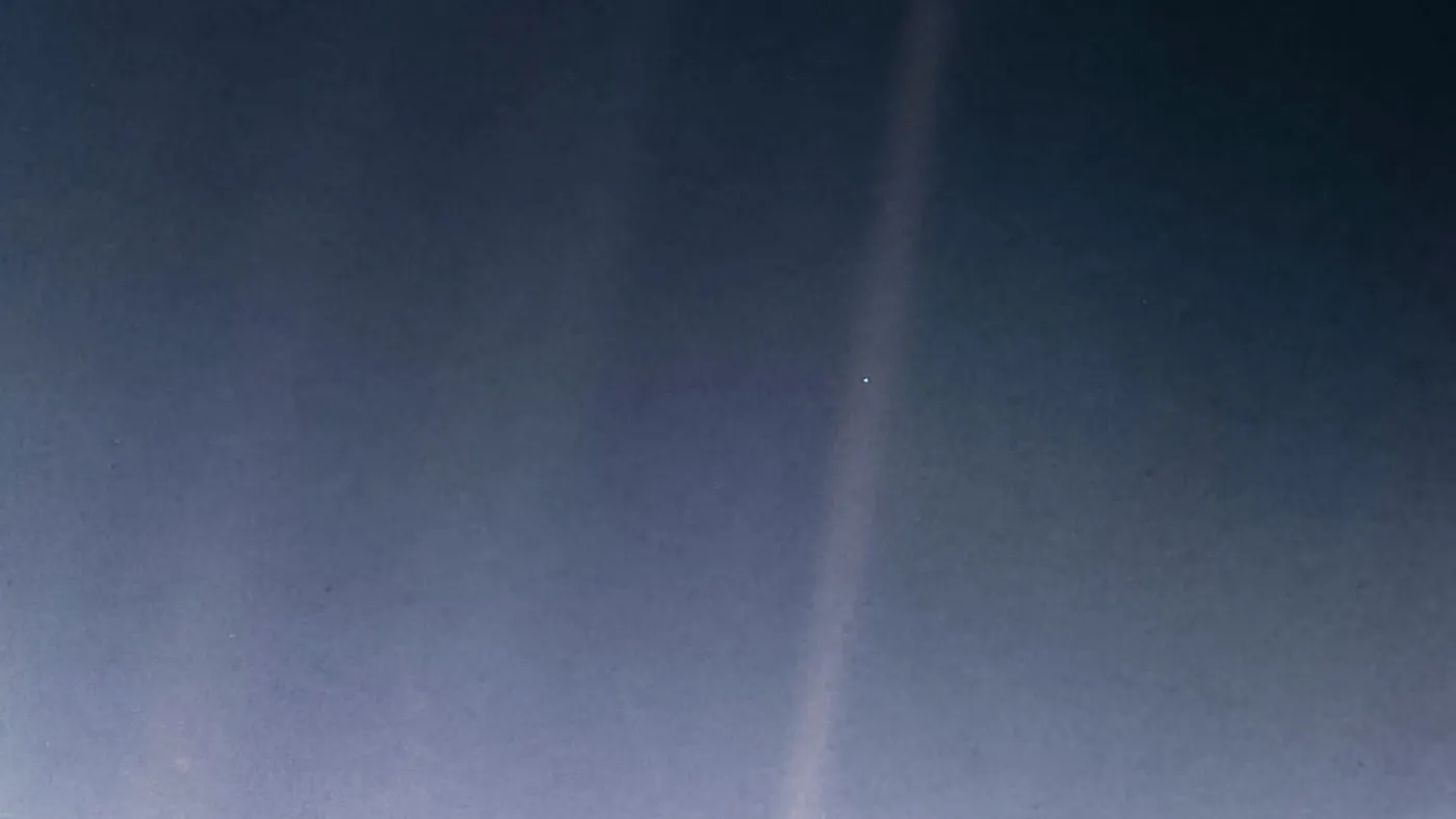 Pale Blue Dot — 60億km彼方から撮影した地球