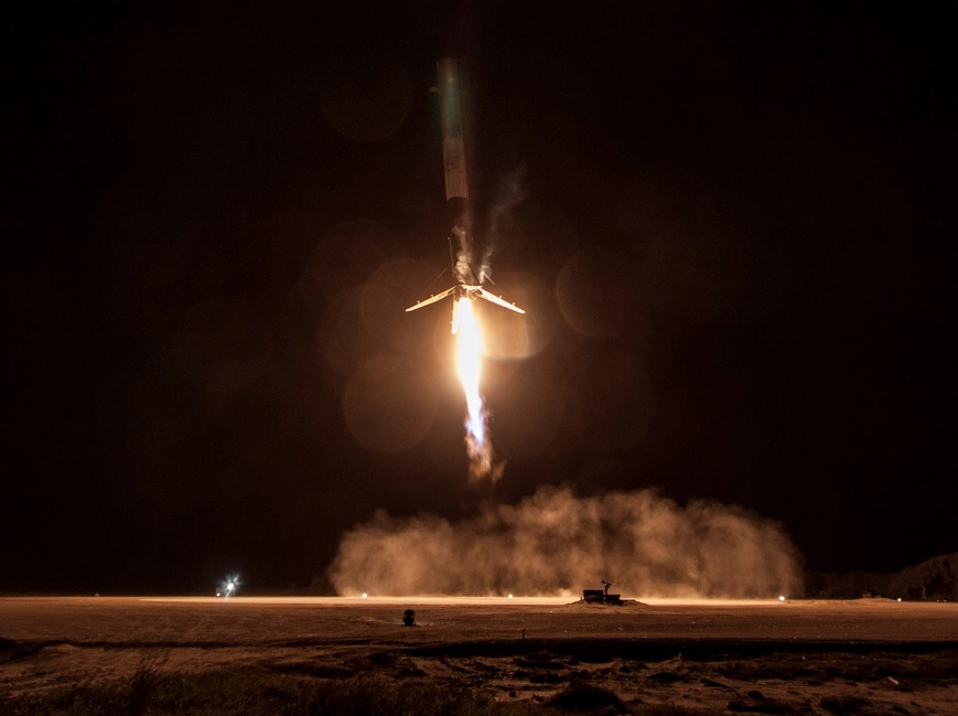 Falcon 9 first-stage first landing, Cape Canaveral LZ-1, 2015.12.21